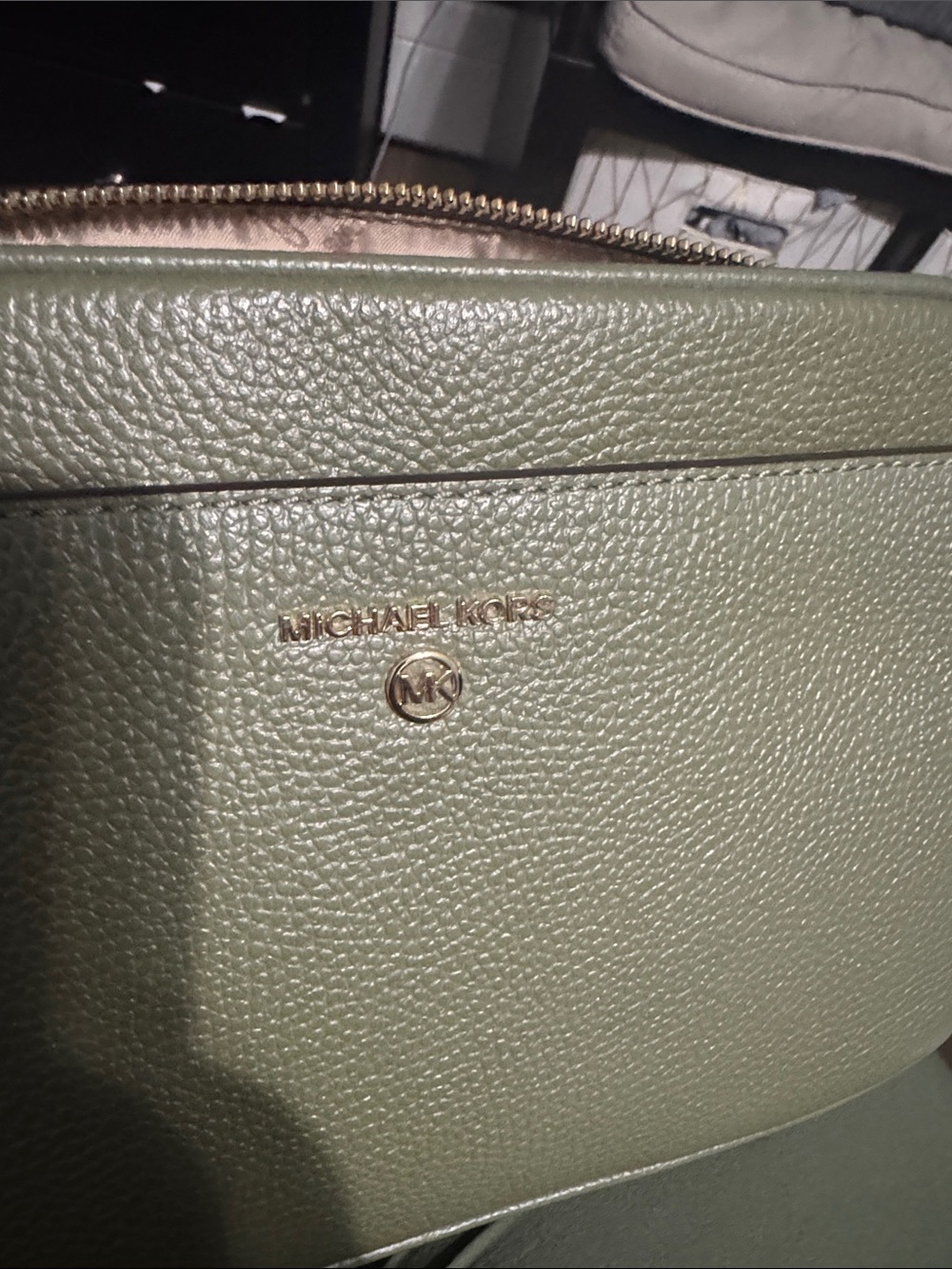 Michael Kors Olive Green Pebbled Leather Camera Bag with Gold Logo no tags - Picture 2 of 8